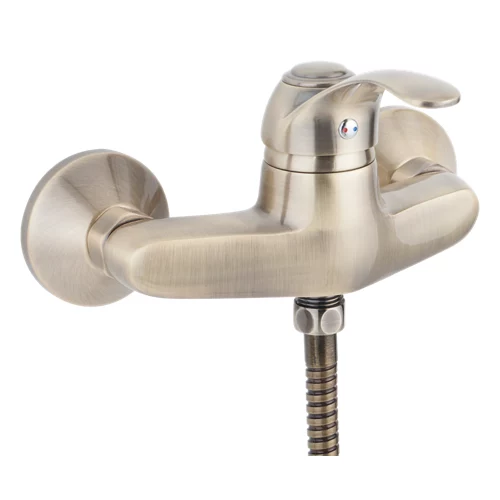 Grifo de ducha Sensea puesto en cobre