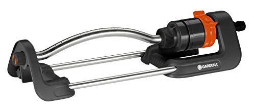 Aspersor oscilante Aqua S GARDENA: Aspersor para regar superficies entre 90-220 m², alcance 7-17 m, máx.  13 m, filtro metálico integrado (18700-20)